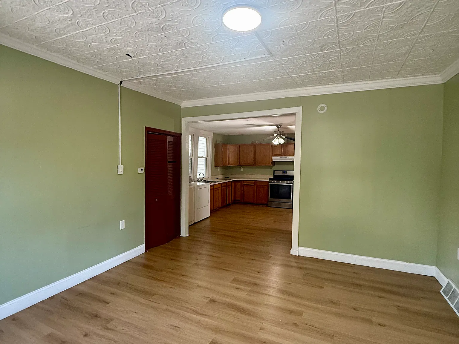 2 bed, 100 sqft, $1,450 — Photo 1