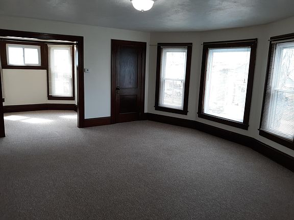 3rd image of 698 1/2 Arch St Floor 2