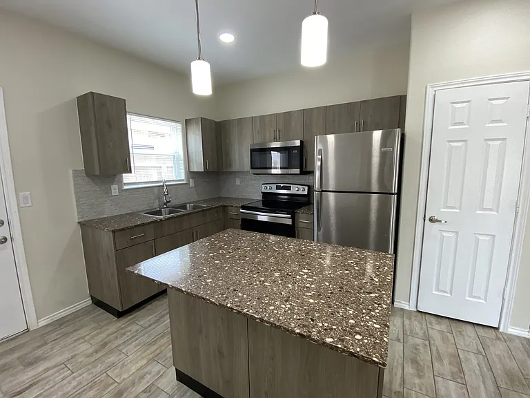 4903 N Hiawatha Dr #1 — Photo 3