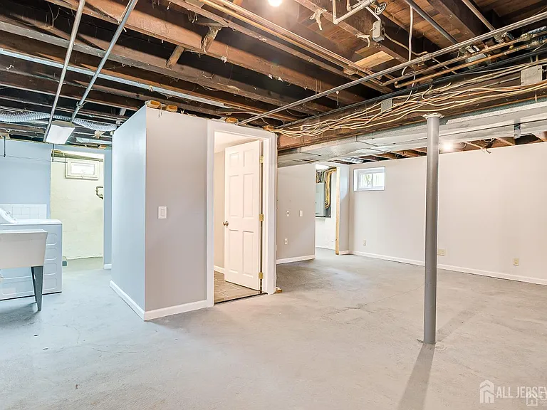 48 Johnson Pl — Photo 29