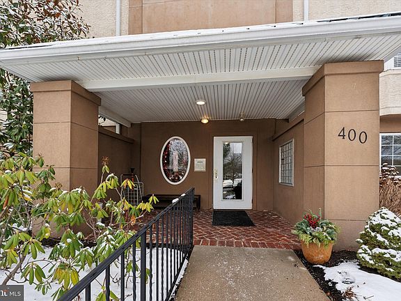 2nd image of 415 Paoli Pointe Dr