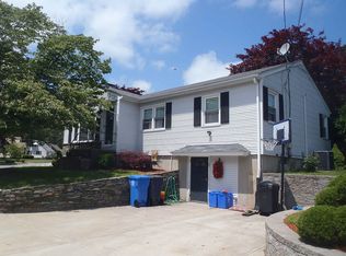 5 Manor Rd, Cranston, RI 02920