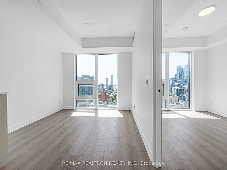 100 Queens Cay E #2508 — Photo 15
