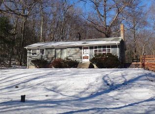 29 Rocky Hill Rd, Scituate, RI 02857