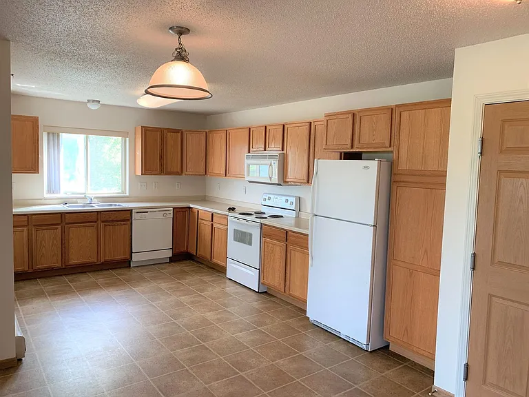 Huntington Pointe I — Photo 2