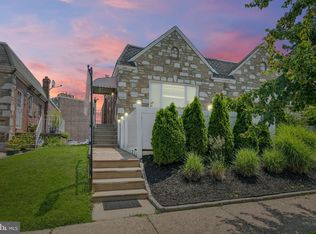 7607 Leonard St, Philadelphia, PA 19152