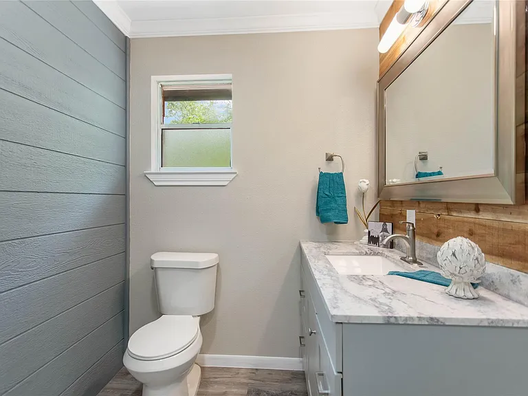904 Westview Cir — Photo 23