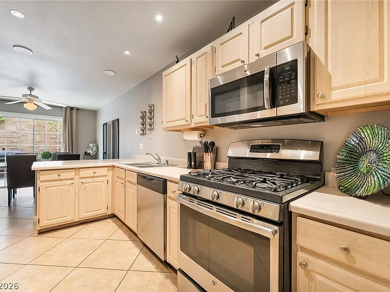 1626 Hennepin Dr — Photo 19