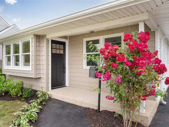 683 Deer Park Avenue, Babylon, NY 11702