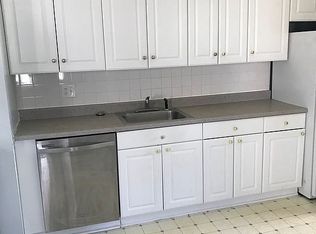 327 W Pearl Ave, Hazel Park, MI