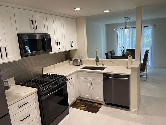 5th image of 21620 Burbank Blvd Unit 20