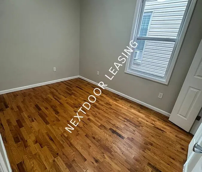 7 Chelsea Ave #2M — Photo 7