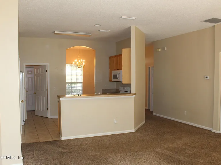 684 Sid Dr — Photo 2