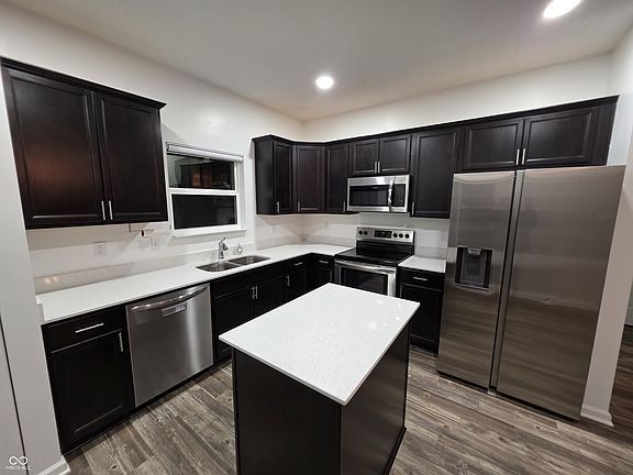 3rd image of 1461 Bigleaf Dr