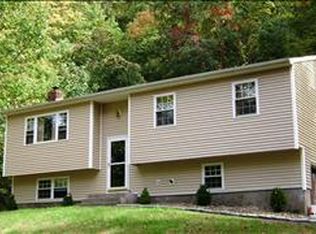 122 Greenwood Dr, Beacon, NY 12508