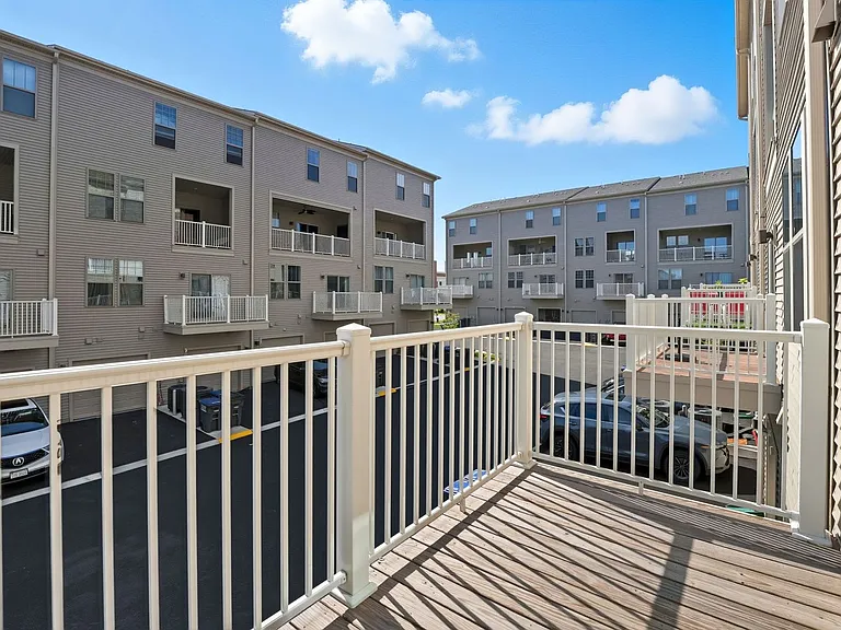 707 Thomas Ln #A — Photo 18