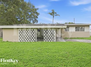 6941 SW 5th St, Hollywood, FL 33023