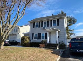 13 Nassau Ave, Glen Cove, NY 11542