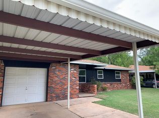109 NE 10th St, Moore, OK 73160