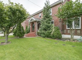 20906 39th Ave, Bayside, NY 11361