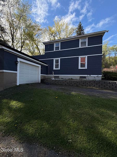 3rd image of 27 N McNab Avenue