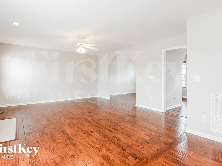 6698 Knob Hill Ct — Photo 7