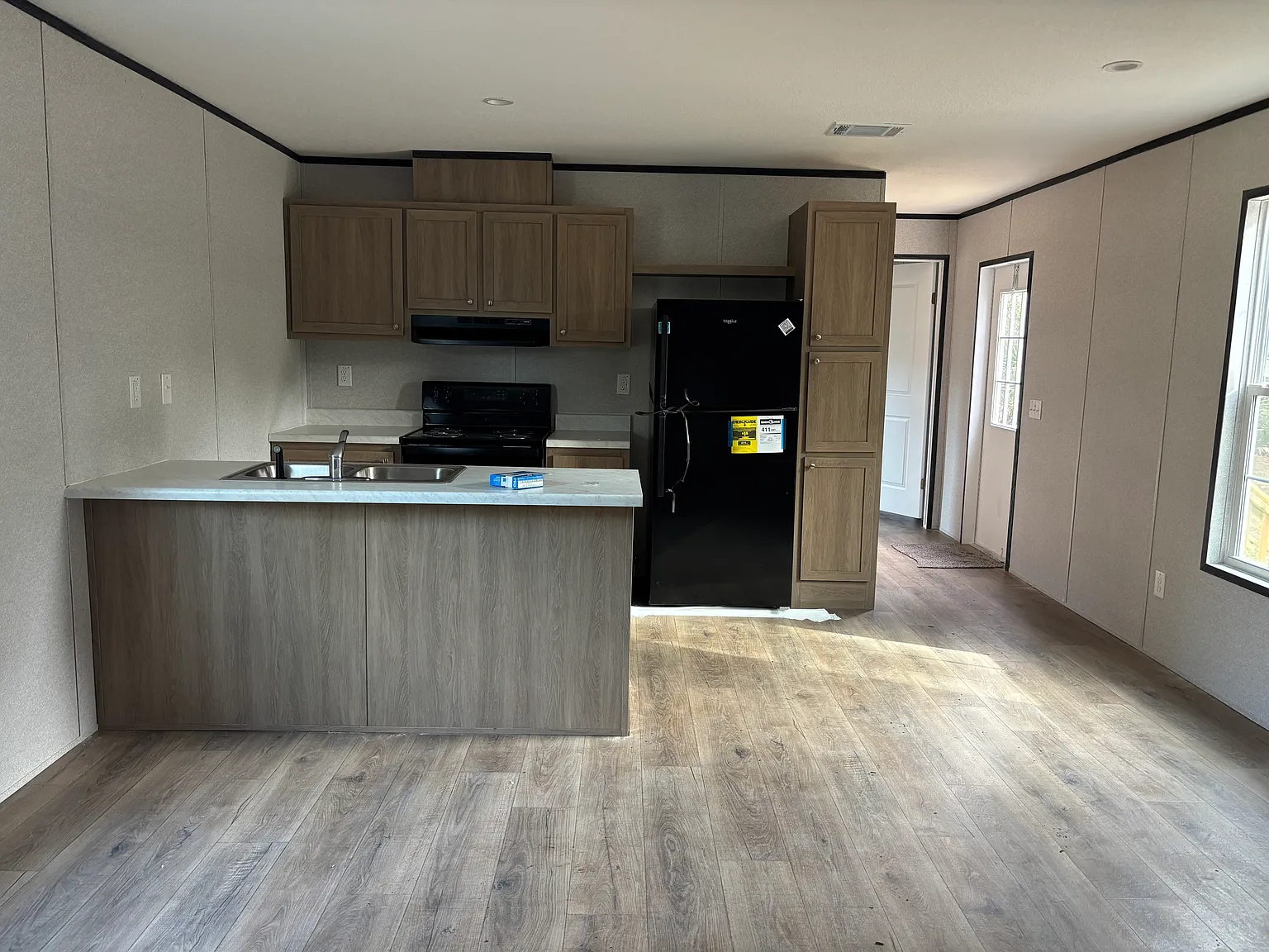3 bed, 1100 sqft, $1,800 — Photo 3
