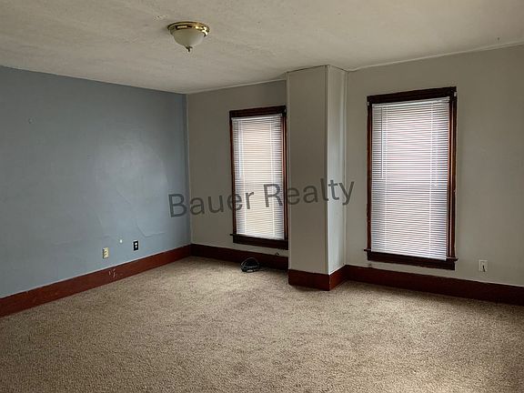 5th image of 718-718.5 Chestnut St #718