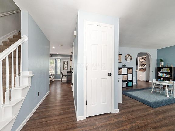 4th image of 3339 Grovepark Dr