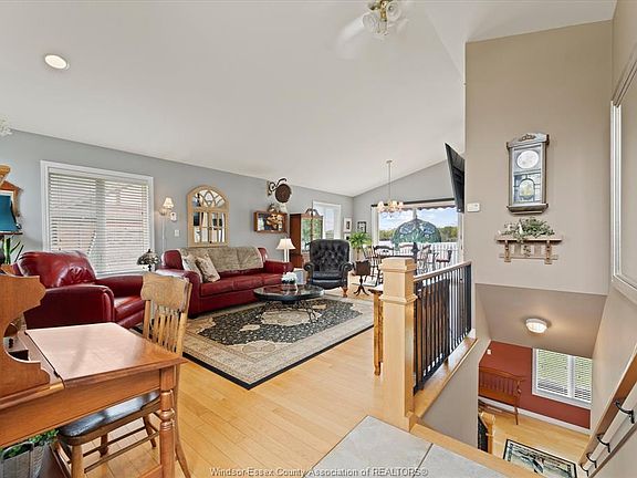 3rd image of 476 Dalhousie St