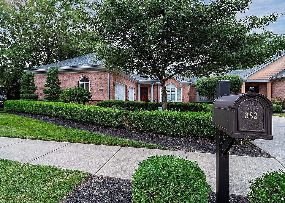 1st image of 882 Windsor Green Dr