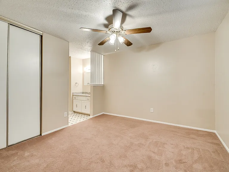 3101 Duck Creek Pkwy — Photo 8