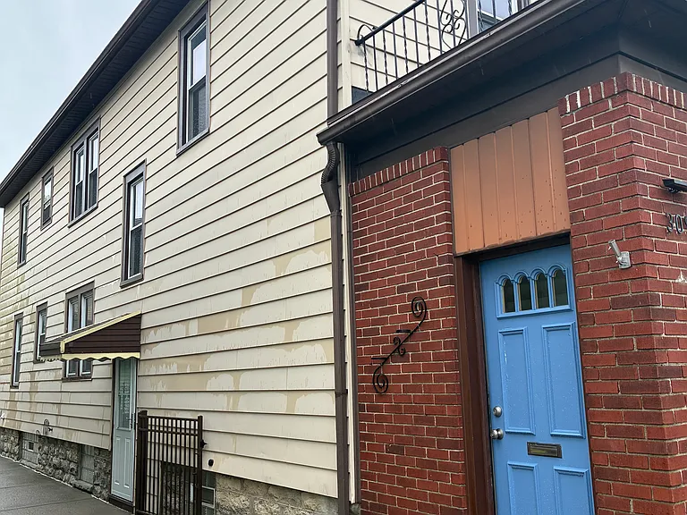 309 Hartwell Rd #LOWER — Photo 2