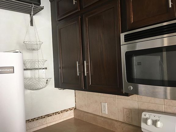 4th image of 1600 Park Cir APT 701