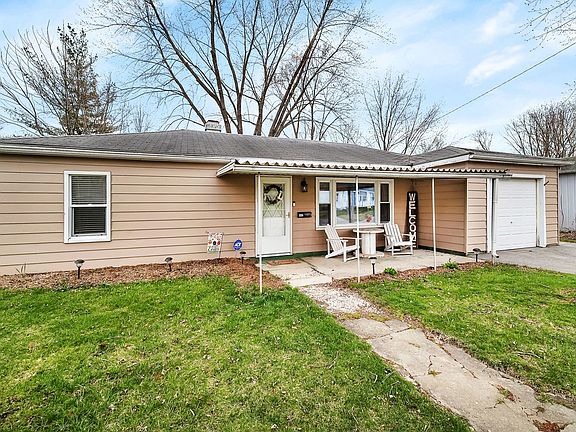 2nd image of 402 E Kankakee River Dr