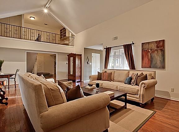 4th image of 7148 Briarmeadow Dr