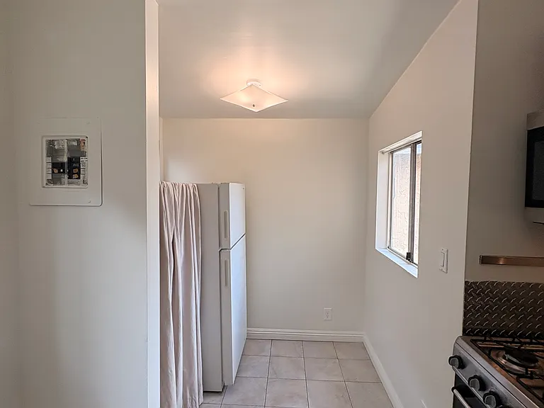2261 Ewing St #1 — Photo 12