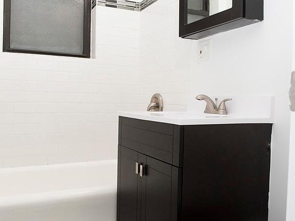 5th image of 3342 N Marshfield Ave #209