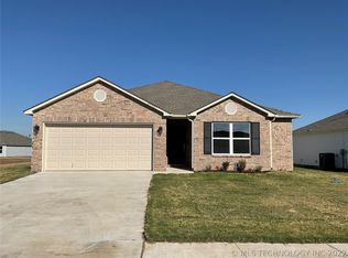 29507 E 80th St S, Broken Arrow, OK 74014