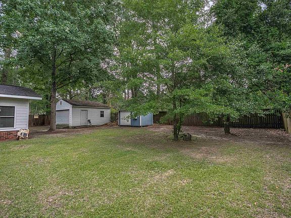 4th image of 824 Fairwood Dr