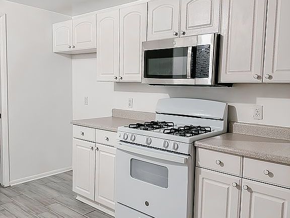5th image of 2638 S 10th Ave
