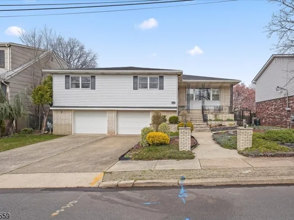 668 Chestnut Pl, Secaucus Town, NJ 07094
