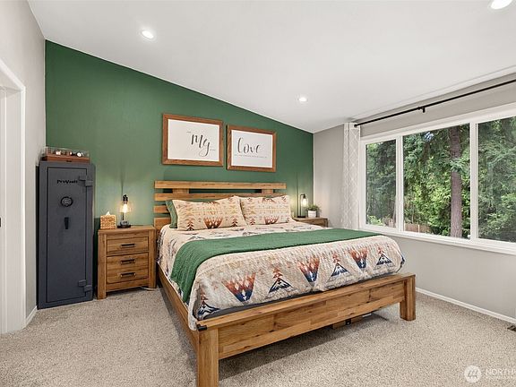 4th image of 127 Brookside Lane
