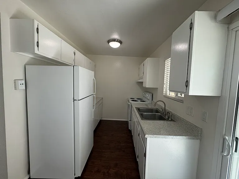 Magnolia Manor — Photo 14