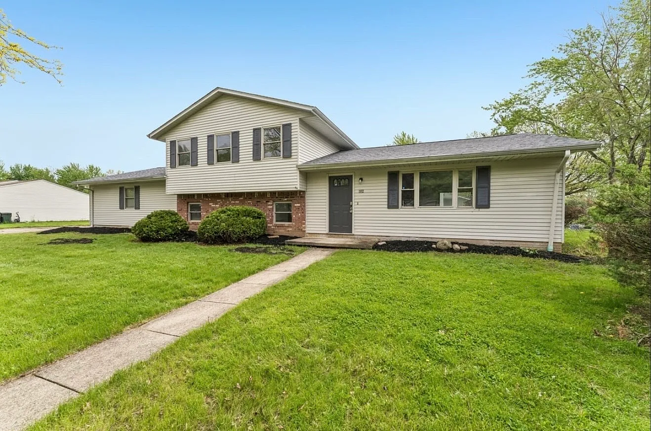 3 bed, 2247 sqft, $1,500 — Photo 3