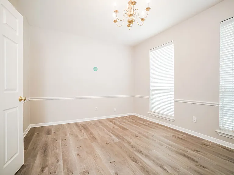11727 Newlands Ct — Photo 8