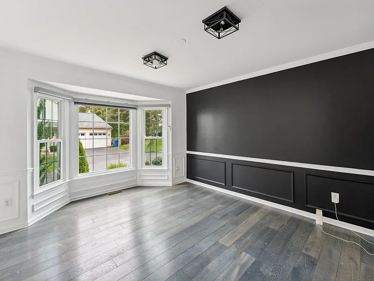 8403 Silverdale Ct — Photo 4