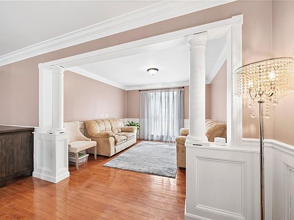 2nd image of 20677 Wildwood Ln