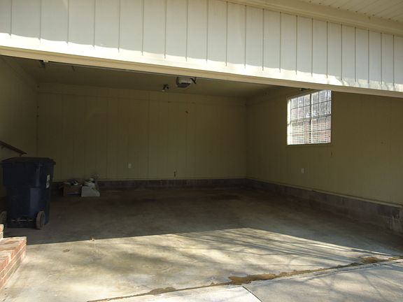 2nd image of 105 Richmond Ter