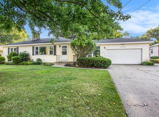 746 Carpenter Ave NW, Grand Rapids, MI 49504